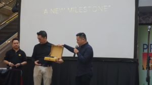 Hippo Elite - Penyerahan Cindera Mata 3