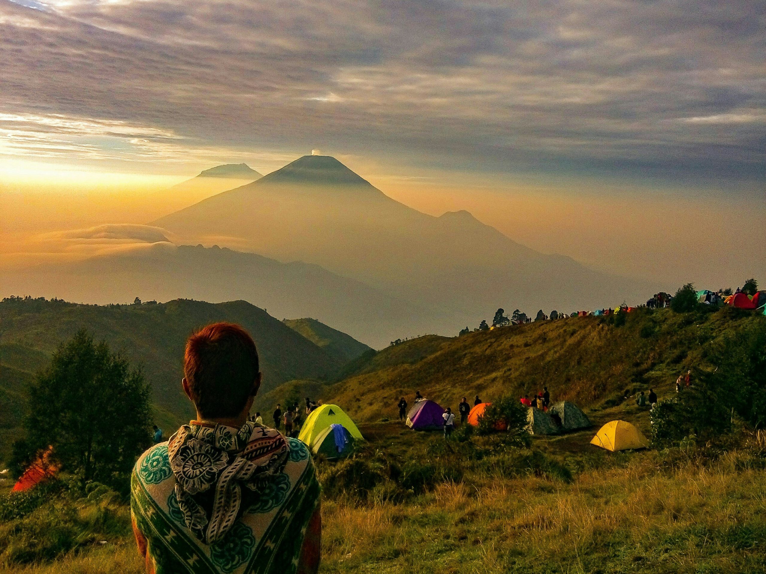 Wisata gunung sibuatan memiliki daya tarik yang mempesona cocok menikmati sunset