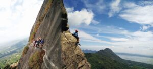 mendaki gunung parang jadi tantangan yang menarik untuk pendaki pemula