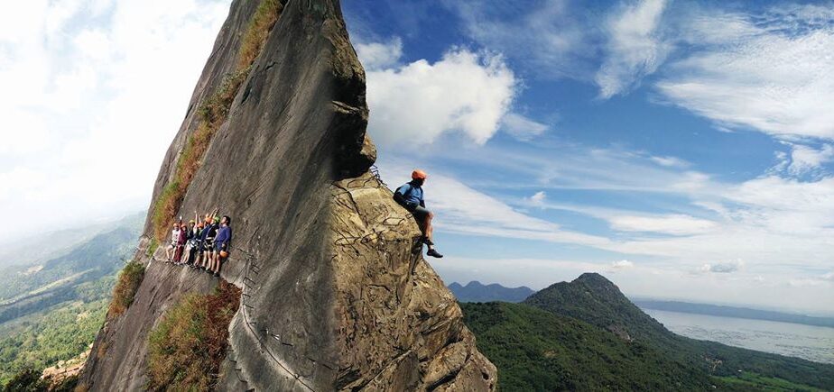 mendaki gunung parang jadi tantangan yang menarik untuk pendaki pemula