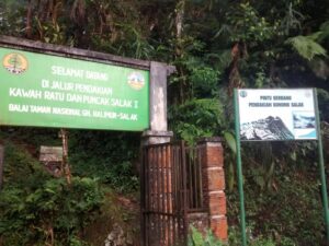 info pendakian gunung salak